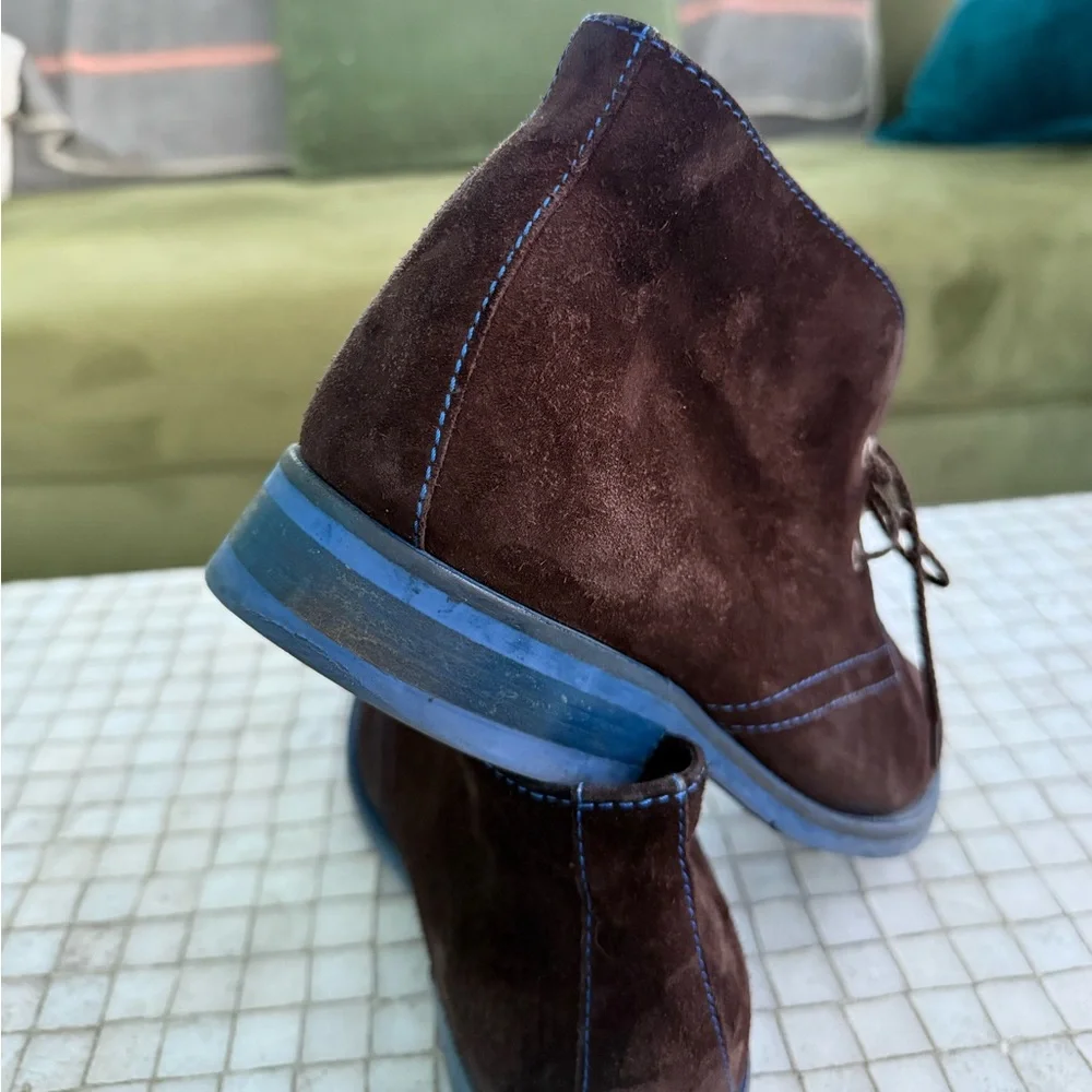 Donald J Pliner Italian crafted, pointed toe Chukka boots.